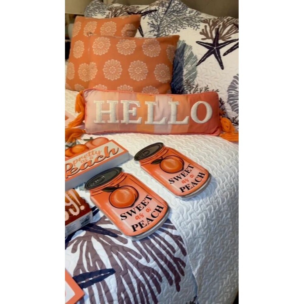 Peachy decor lot